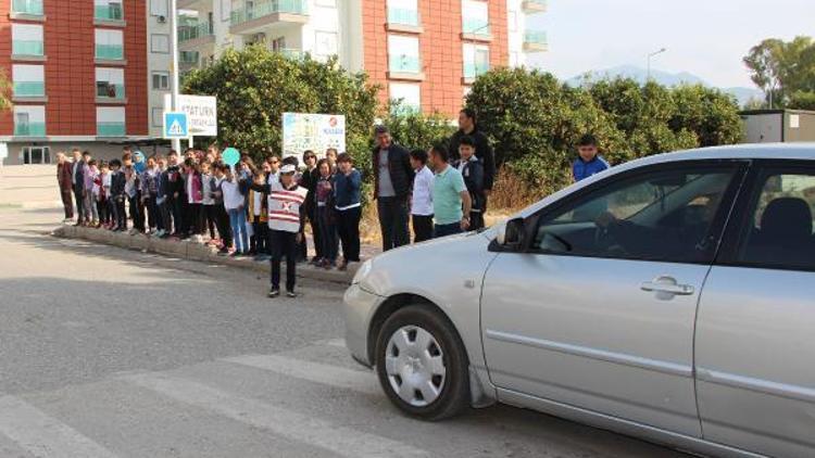 Öğrencilere uygulamalı trafik eğitimi