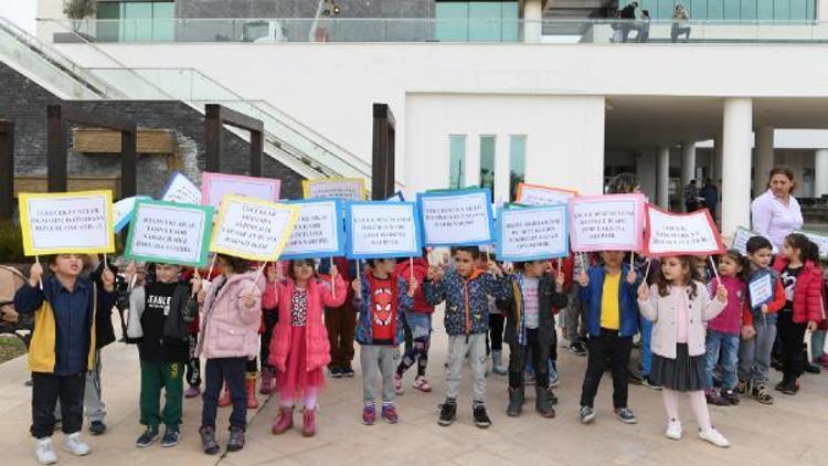 Öğrenciler, çocuk hakları için yürüdü