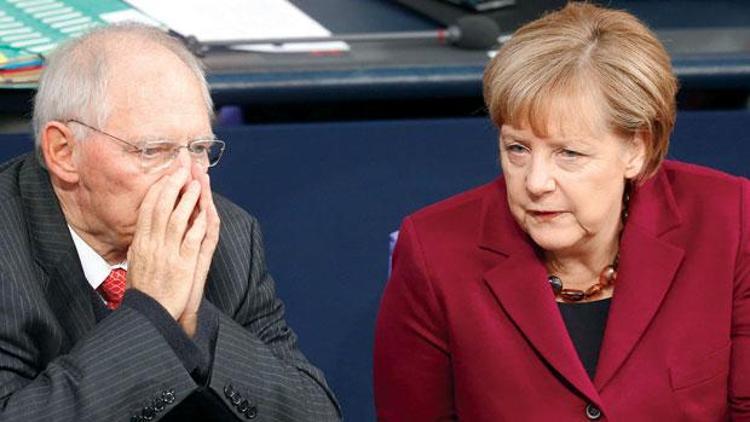 Schaeuble: Merkel fevkalade başarılı bir başbakan