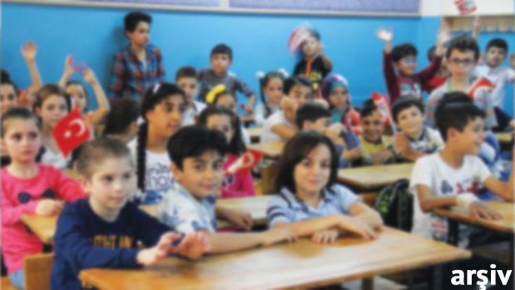 Suriyeliler için ek 80 bin öğretmene ihtiyaç var