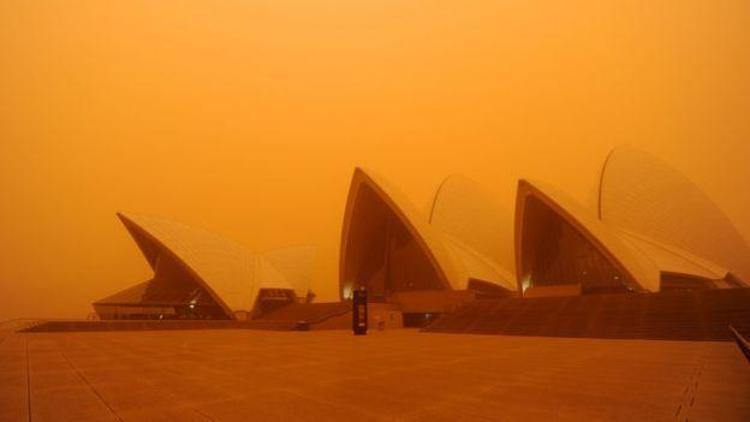 Avustralyada görülmemiş toz fırtınası