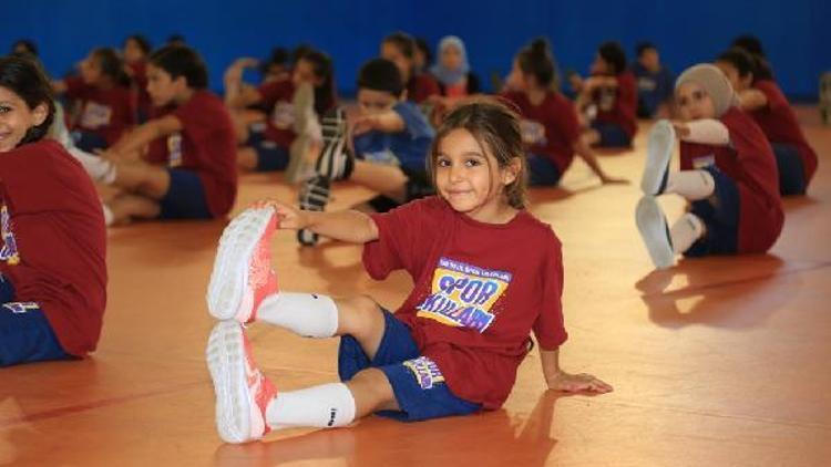 İBB’den 15 bin öğrenciye ücretsiz kış spor okulu