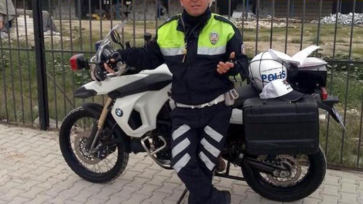 Kalp krizinden yaşamını yitiren trafik polisi, son yolculuğuna uğurlandı