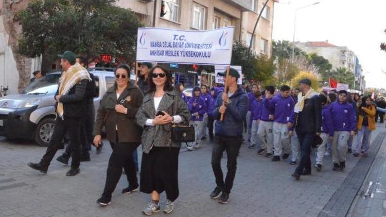 Akhisar 8inci Dünya Zeytin Günü kortej yürüyüşü ile başladı