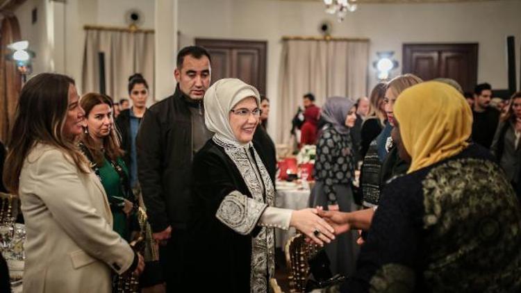 Emine Erdoğan: Hak ihlallerinin olduğu yerde adalet, karanlıkta aranan bir cevher gibidir