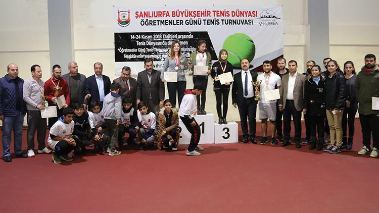 24 Kasım Öğretmenler Günü dolayısıyla tenis turnuvası düzenlendi