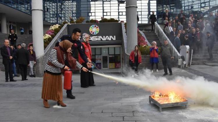 Belediye personeline yangın eğitimi verildi