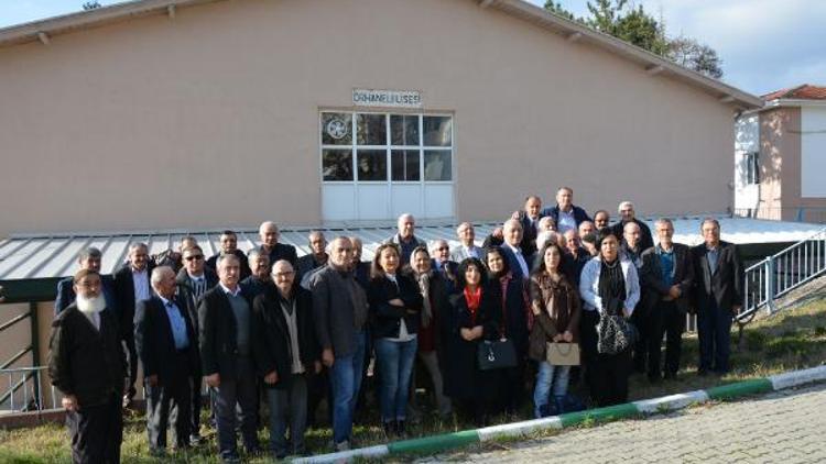 Başkan Tatlıoğlu, yıllar sonra öğretmenleri ve okul arkadaşlarıyla buluştu