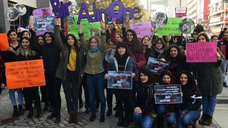 Kadına şiddete karşı toplandılar