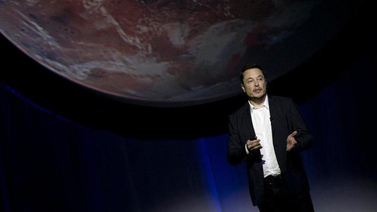 Elon Musk Marsa taşınmayı düşündüğünü açıkladı