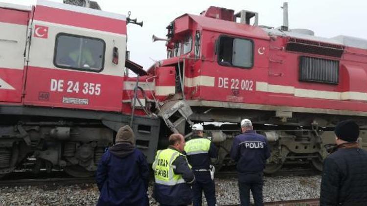 Ulaşta trenler çarpıştı: 14 yaralı (2)