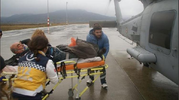 Deniz Kuvvetleri Komutanlığı helikopteri fenalaşan vatandaş için havalandı