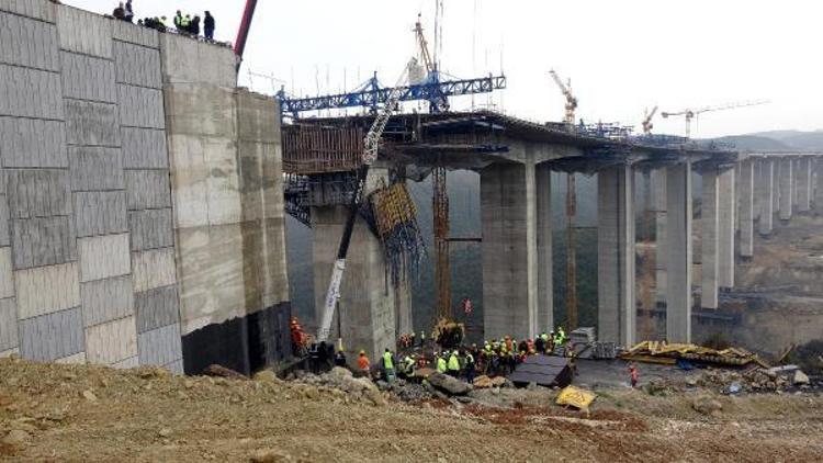 Gebzede viyadük inşaatı sırasında beton blok düştü; 4 işçi enkaz altında kaldı (3)