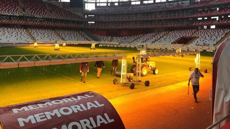 Antalya Stadının zemini Göztepe maçına hazır