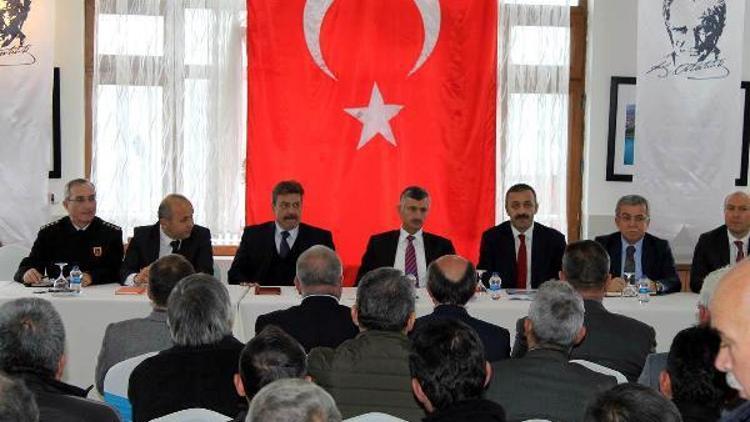Zonguldak valisi muhtarları dinledi