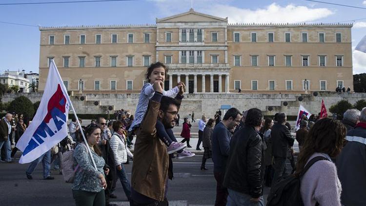 Yunanistan genel greve gitti