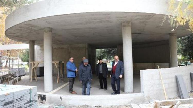 Kocasinan Başkanı Çolakbayrakdar, Erciyesevler parkında inceleme yaptı