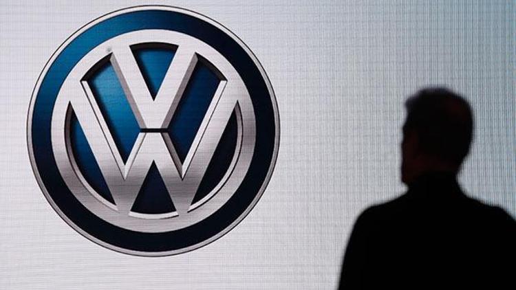 Volkswagen ve Tesco, İngilterenin en büyük ücretsiz araba şarj ağını kuracak