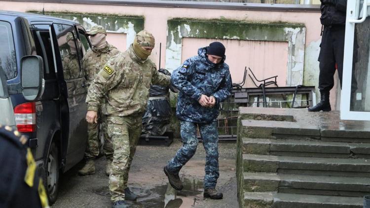 Rusya, Ukraynalı denizcileri Moskovadaki bir hapishaneye götürdü