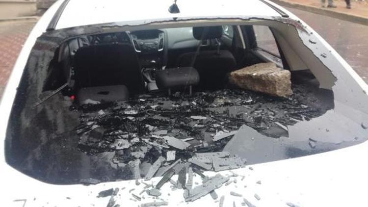 Fotoğraf//Başakşehirde yol verme kavgası kanlı bitti: 1 yaralı
