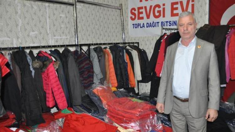 Sevgi evinden çocuklara mont ve bot desteği