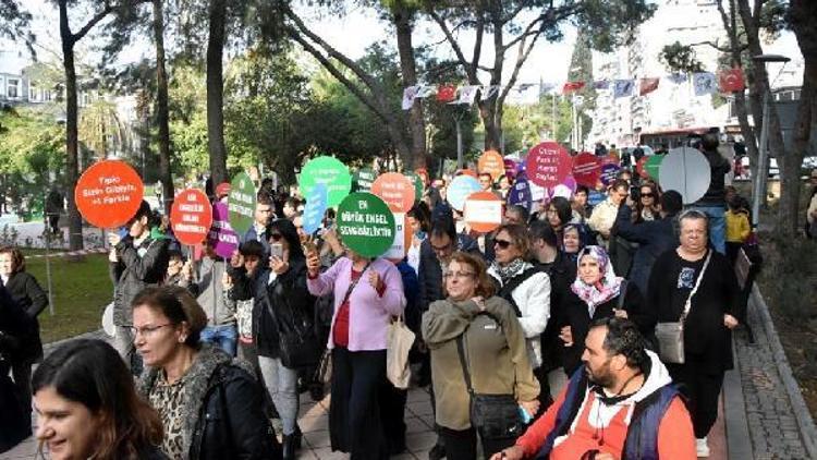 İzmirde engelliler hakları için yürüdü
