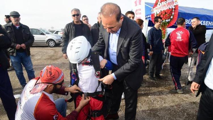 Başkan Sözlü engelli çocukların ilk uçuş heyecanına ortak oldu