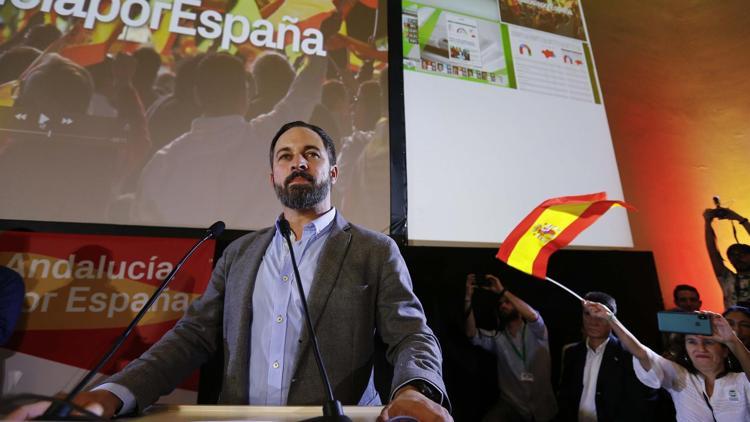 İspanyada Endülüs seçimlerinde aşırı sağ sürprizi