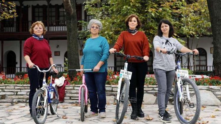 Engelli annelerine bisiklet eğitimi