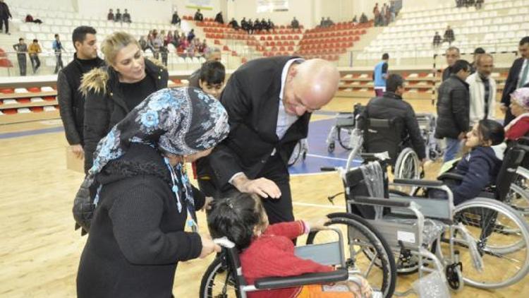 Belediyeden engellilere tekerlekli sandalye