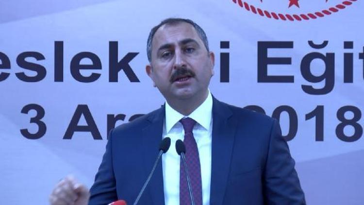 Adalet Bakanı Gül: Ön yargılarla vicdanın sesi birbirine karıştırılmamalı