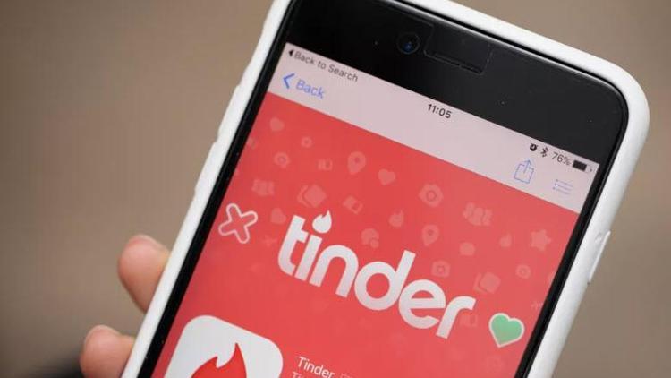 Tinderda şansını artırmak için doğum tarihini değiştirmek isteyen Hollandalıya mahkemeden ret