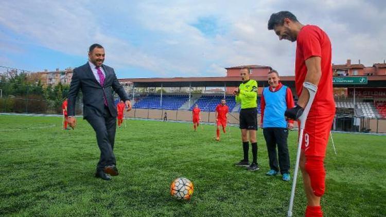 Engelsiz Maçın başlama vuruşunu Bakan Yardımcısı Yerlikaya yaptı