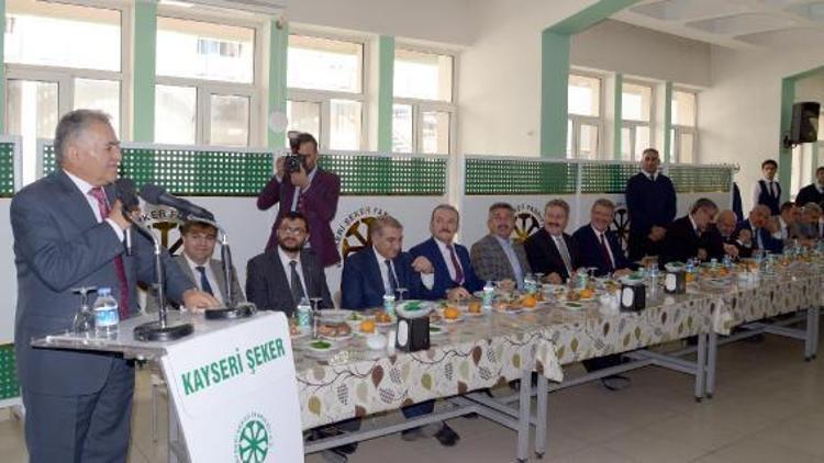 Başkan Memduh Büyükkılıç, Şeker fabrikası çalışanlarıyla biraraya geldi