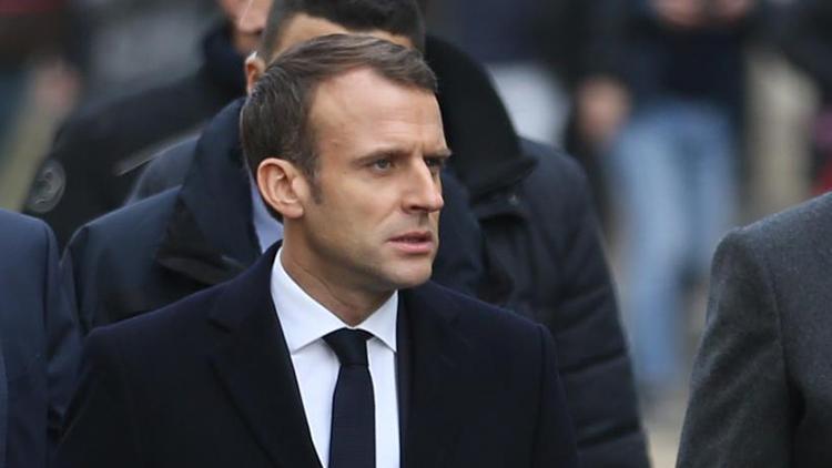 Fransa Cumhurbaşkanı Macron protesto edildi