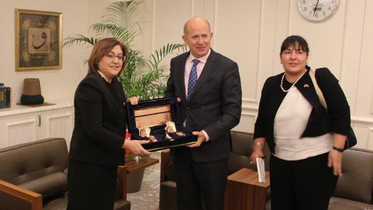 İngiltere Büyükelçisi Chilcott, Fatma Şahini ziyaret etti