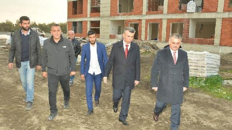 Vali Yazıcı, Edremit Kültür Merkezi inşaatını inceledi