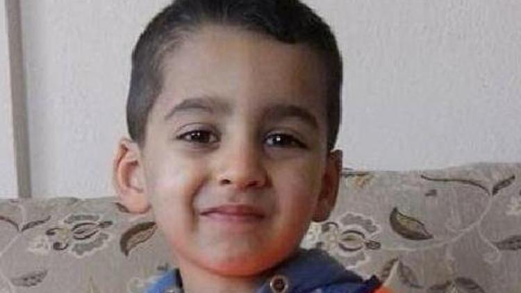 5 yaşındaki Recepin ölümüne neden olmakla suçlanan doktorlar yargılanıyor