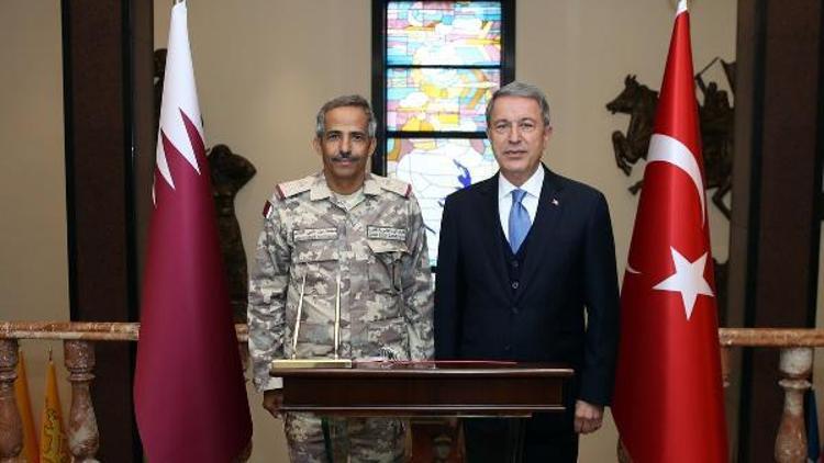 Milli Savunma Bakanı Akar, Katar Kara Kuvvetleri Komutanını kabul etti