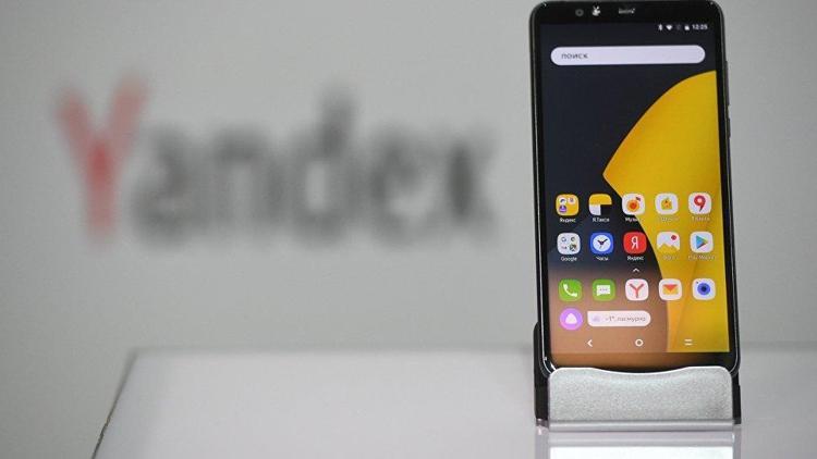 Yandexin ilk akıllı telefonu tanıtıldı