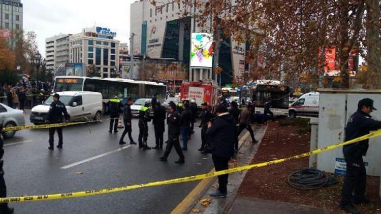 Ankarada belediye otobüsü yayalara çarptı: 2 yaralı (1)