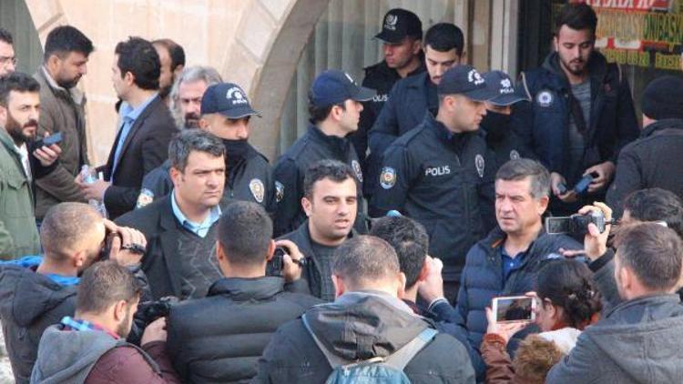 HDP Şanlıurfa il binasına operasyon; 40 gözaltı (2) - Yeniden
