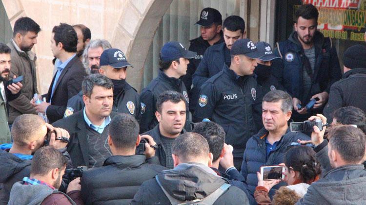 HDP Şanlıurfa il binasına operasyon; 40 gözaltı