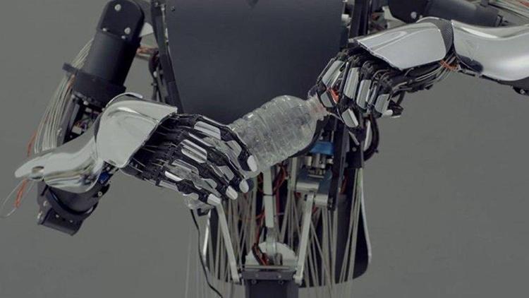 İnsan elini taklit eden robot geliştirildi