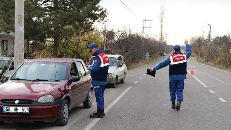 Tokat’ta Huzurlu Parklar ve Okul Önleri Uygulaması yapıldı