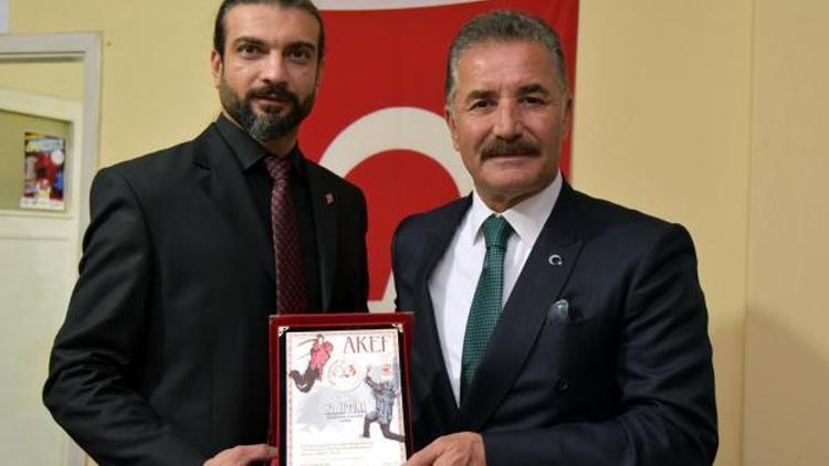 Arnis Kali Escrima Federasyonundan Başkan Tunaya plaket