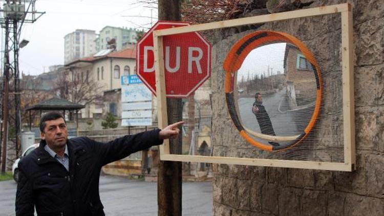 Muhtardan 9uncu kez kırılan trafik aynasına çelik telli koruma