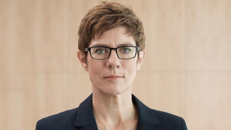 CDUnun yeni Başkanı Annegret Kramp-Karrenbauer kimdir