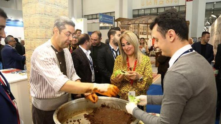 İzmir fuarında çiğ köfteli Şanlıurfa tanıtımı