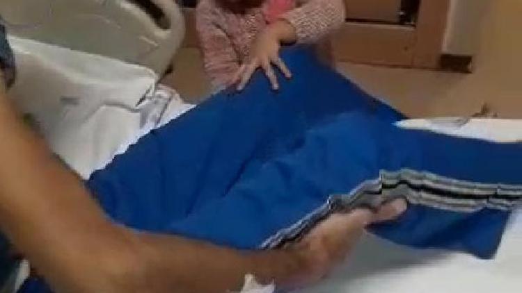 Yüz nakilli Recep Sertin hastanedeki yardımcısı minik kızı Hira